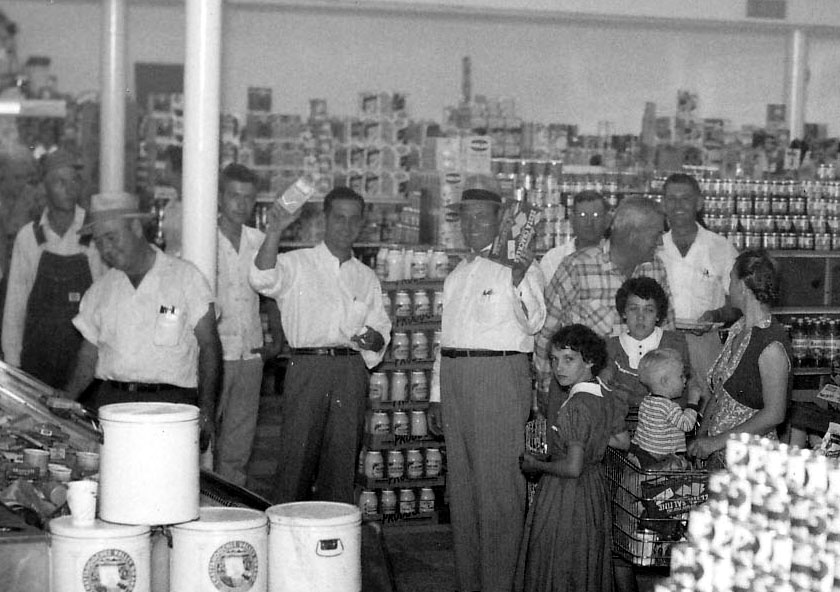 IMAGES OF OUR PAST BRACEWELL'S GROCERY STORE 1950s, CENTRAL DRIVE