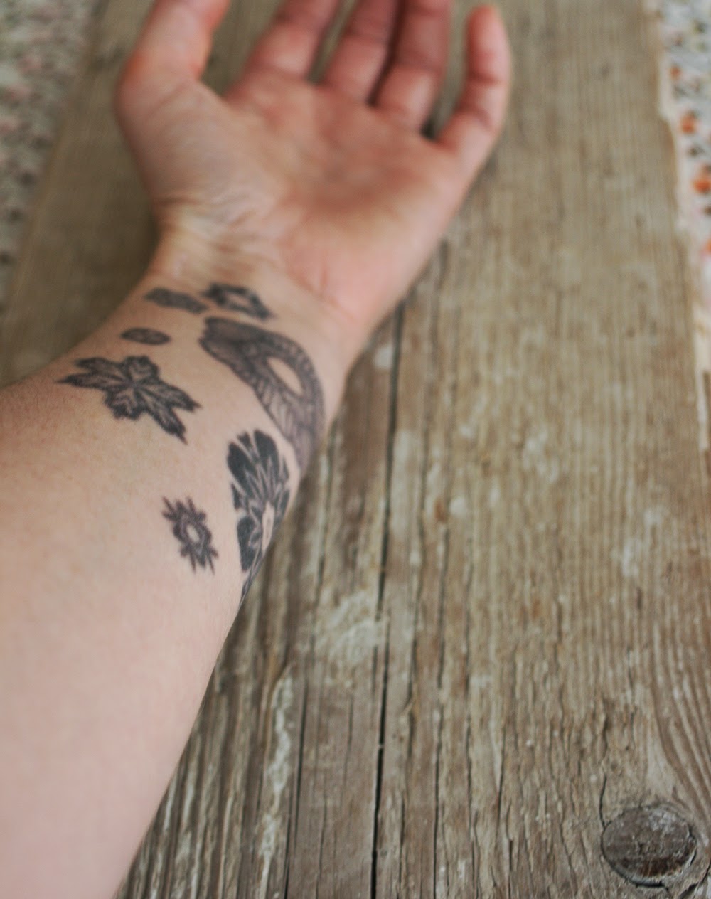 https://www.etsy.com/listing/192513813/seven-stars-temporary-tattoos?ref=shop_home_active_1&ga_search_query=tattoos