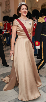 Robe Jesper Hovring / minaudière Judith Leiber