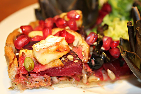 CORONA DE REMOLACHA, MANZANA, QUESO Y ATÚN