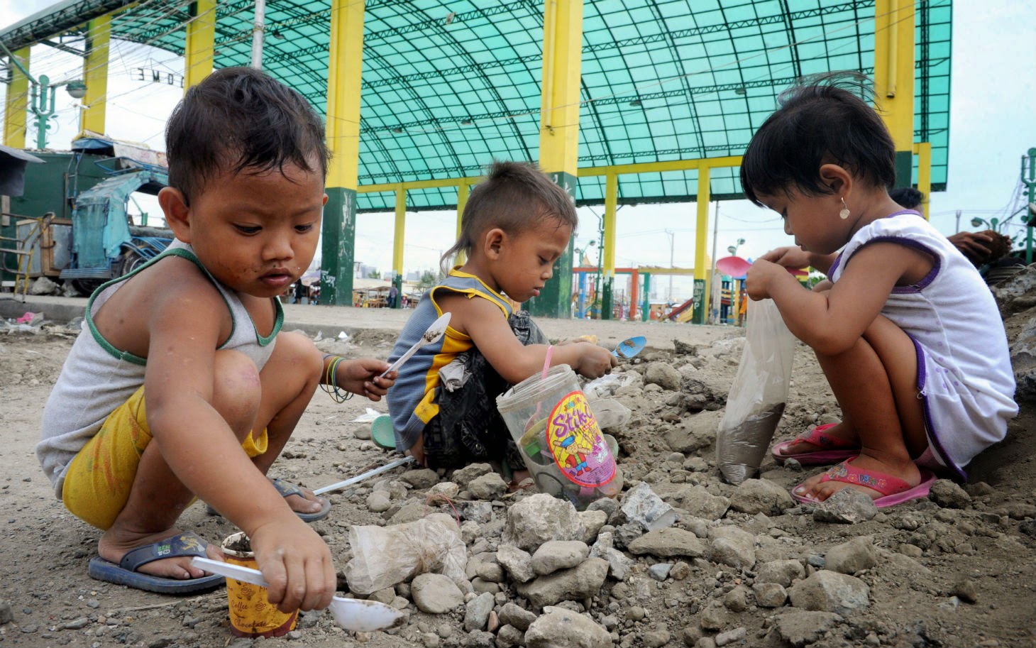 SOLYMONE BLOG WOMEN OF PHILIPPINE SLUM WELVOME BIRTH CONTROL VICTORY?