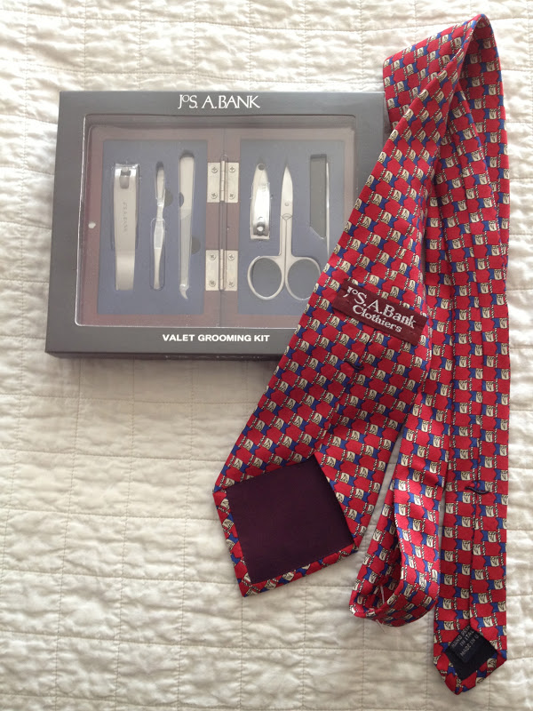 Ebay Pics Jos.A.Bank Valet Grooming Kit with Jos.A.Bank Necktie