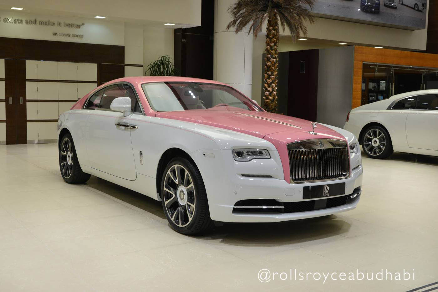 rolls-royce-wraith-pink-4.jpg