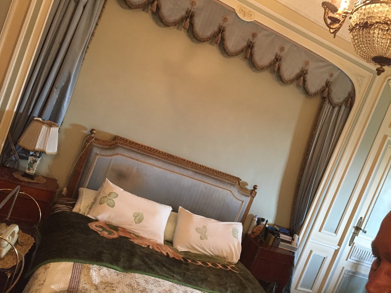 مدونة سوسن الفنية اثناء زيارتي لشقة عبد الحليم حافظ