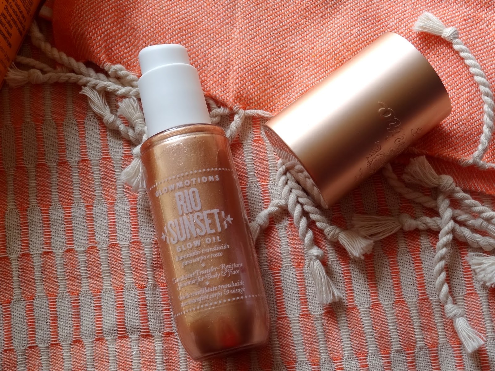 Makeup, Beauty and More: Sol de Janeiro Glowmotions Glow Oil in Rio Sunset