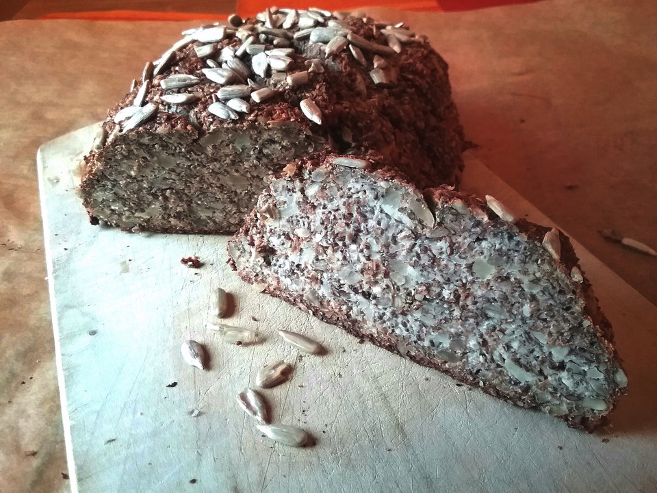 Low Carb Rezepte: Low Carb Kleines, nussiges Brot