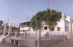 Dera Baba Banda Temple