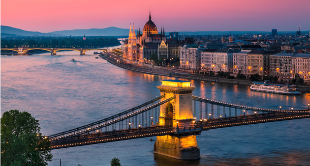 Faça um passeio de barco em Viena Faça um passeio de barco em Viena
