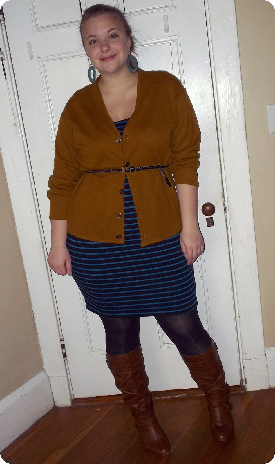 Hips and Hangers: Mustard and teal