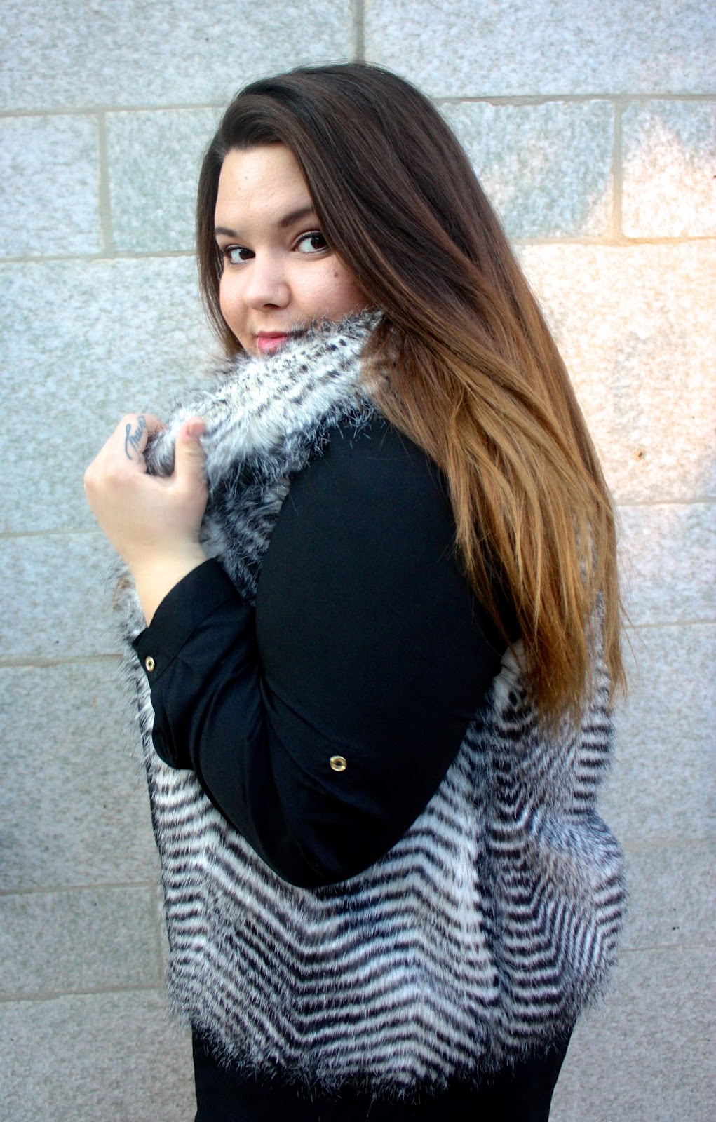 natalie craig, devon rachel, devon cruse, fur vest, how to wear a fur vest, how to wear fur, natalie in the city, chicago, winter trends 2015, plus size fashion blogger, plus size, ps fashion, ootd, blogger in fur, plus size faux fur