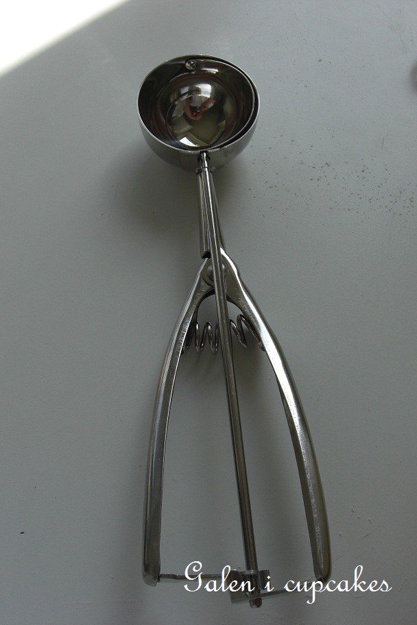 Galen i cupcakes Beroende av amerikansk glassskopa att dosera