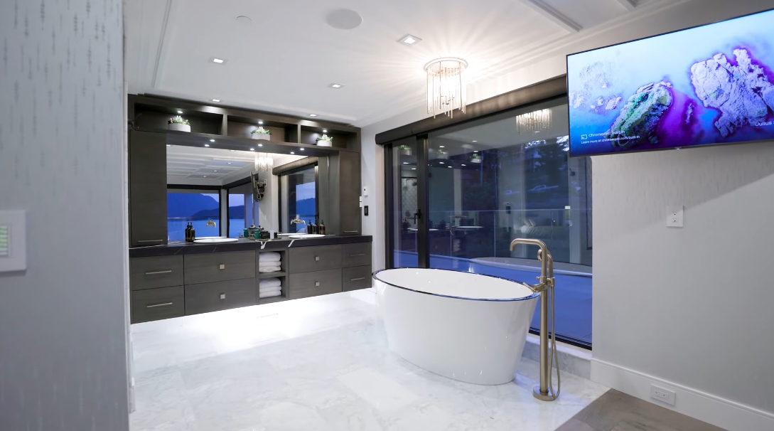 61 Interior Design Photos vs. 6892 Copper Cove Rd, West Vancouver Luxury Home Tour