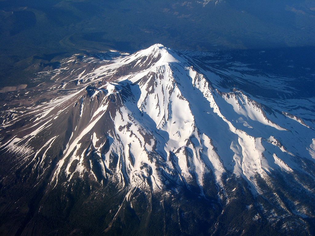 Monte shasta volcanian