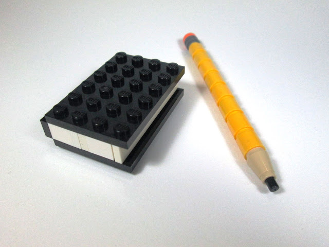 MOC LEGO Agenda e lápis