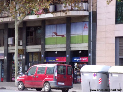 ventanas con vinilo microperforado Barcelona