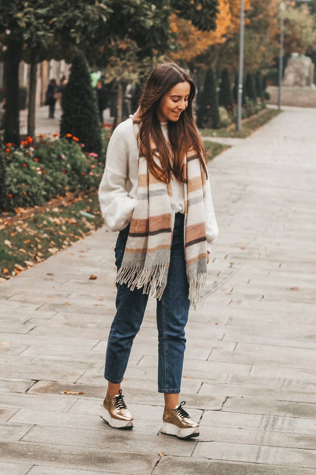 golden sneakers mom jeans golden_sneakers_mom_jeans