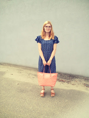 Cute Summerdress & Wedge Sandals Cute Summerdress & Wedge Sandals