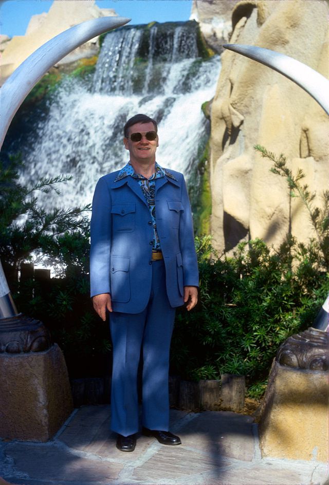 Leisure Suit: The Outfit That Defined the 1970s Men's Fashion ...