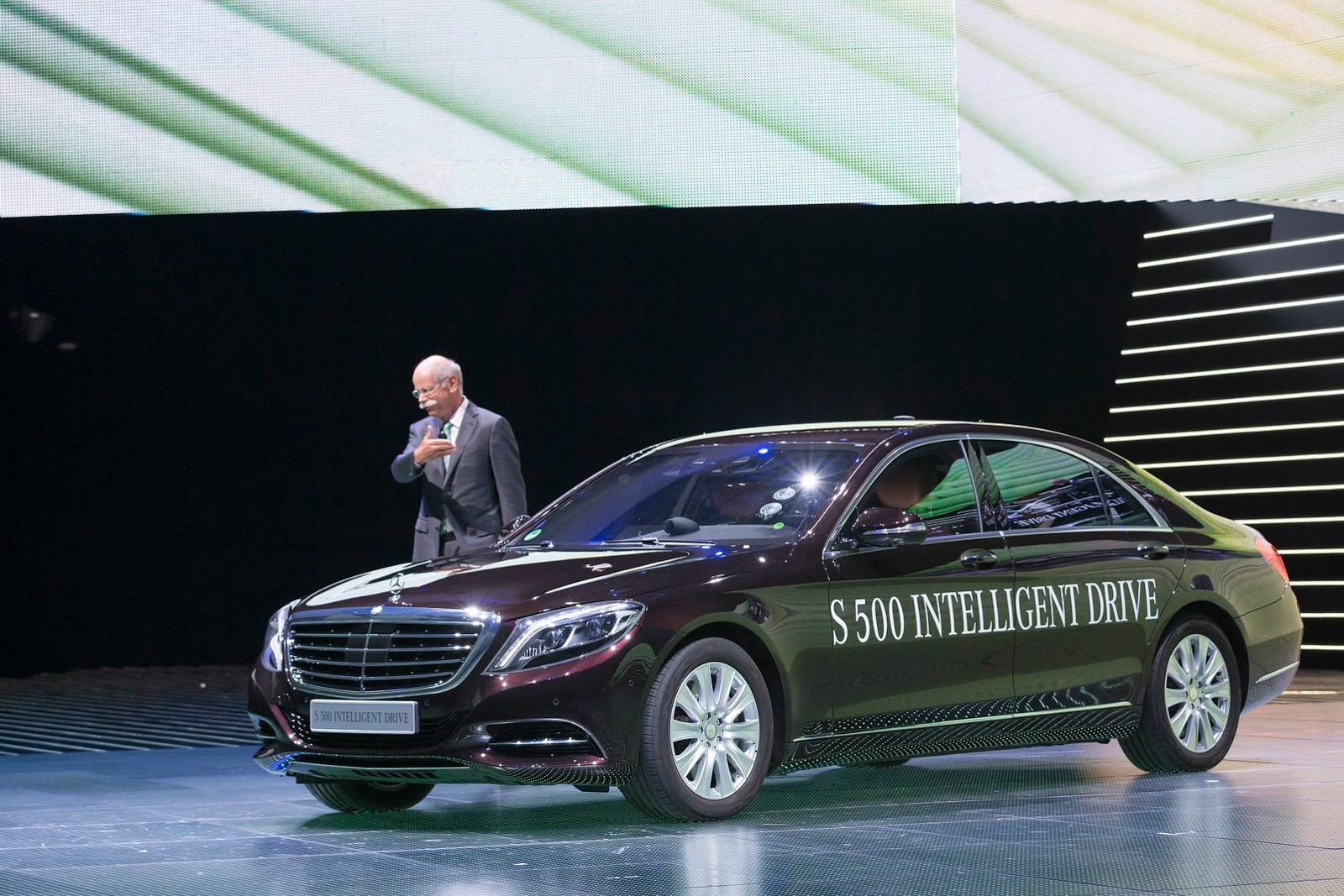 Mercedes Benz Memperkenal Kereta Pemanduan Sendiri (11 ...