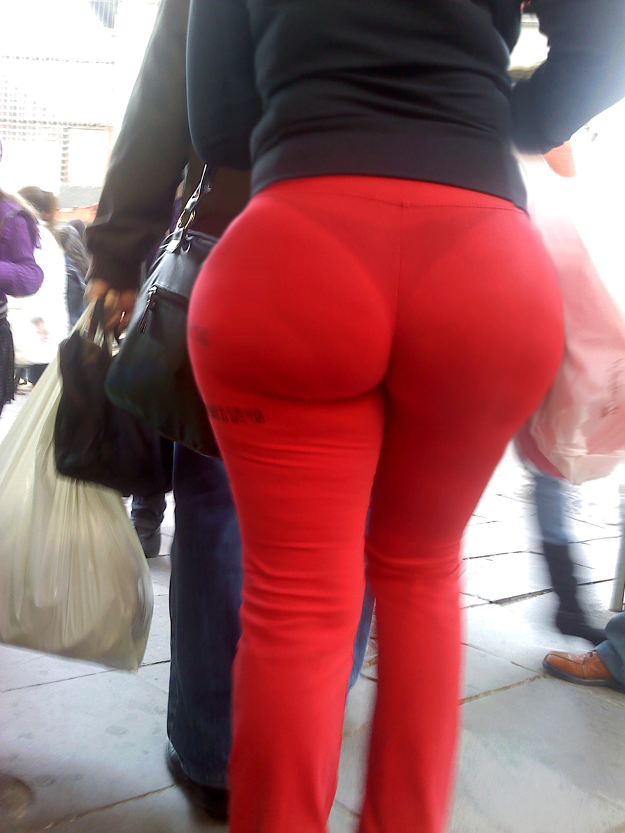Bubble Butt In Tight Pants 106