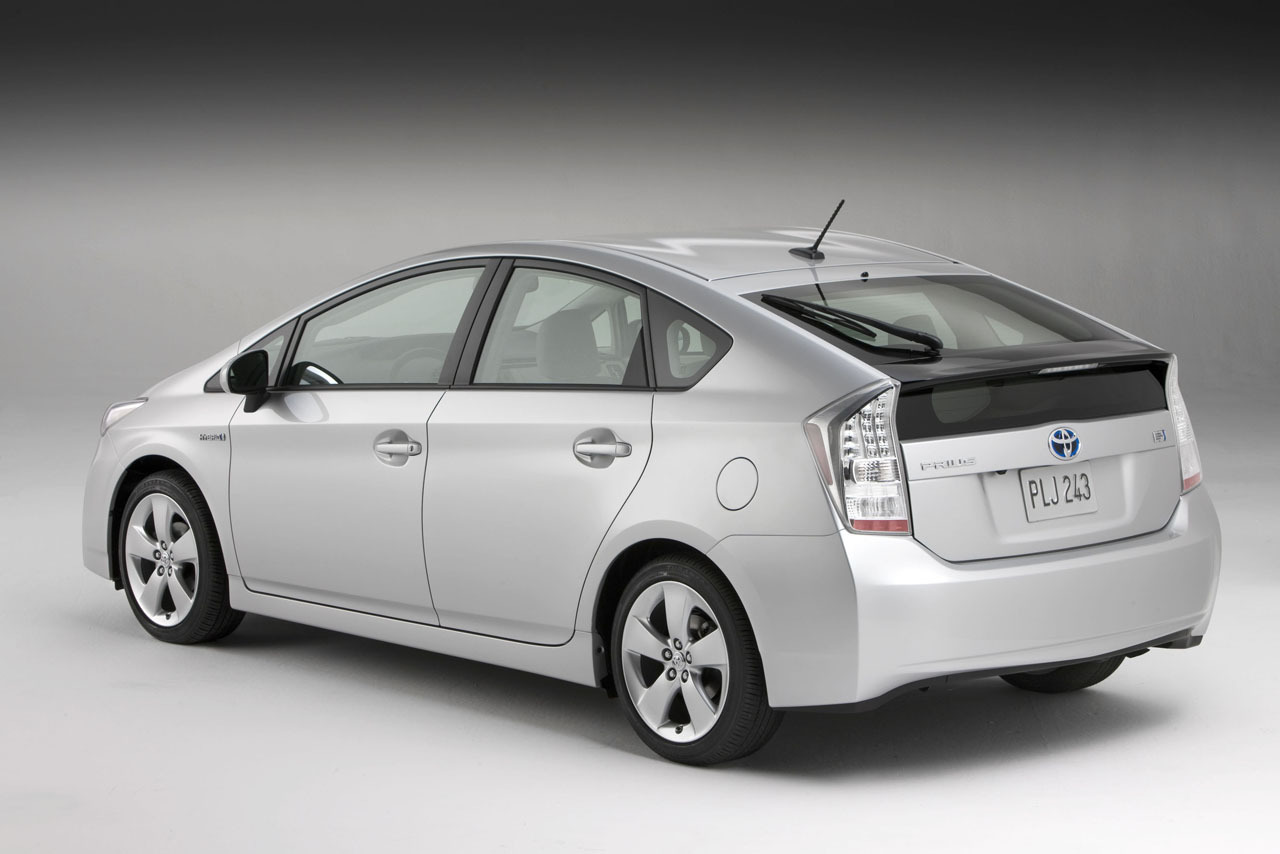 Cars Wallpapers and Specefication: latest toyota prius hybrid