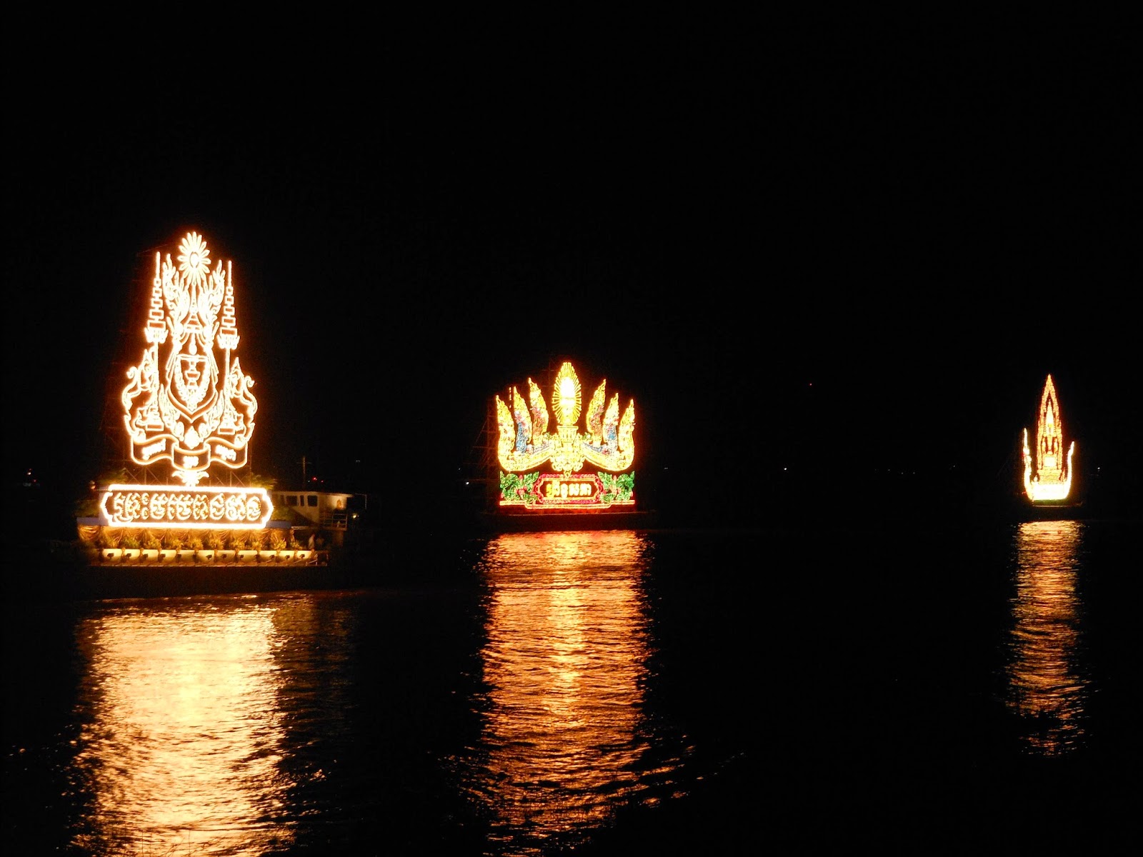 Phenomenal Phnews Cambodian Water Festival