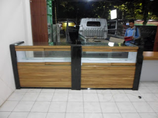 Furniture Semarang - Etalase Display Roti dengan Pemanas