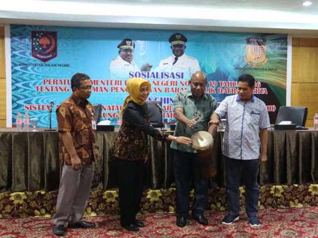 Elysa Auri Akui Banyak Aset Pemprov Papua Dipindahkan Tangankan Elysa Auri Akui Banyak Aset Pemprov Papua Dipindahkan Tangankan