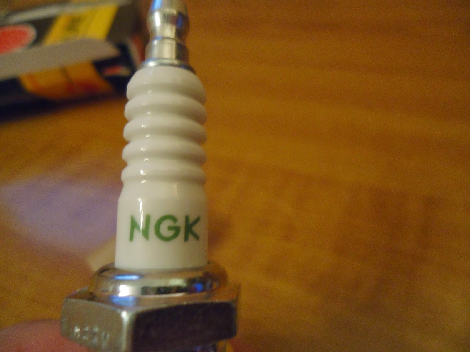 Ngk bpr6e. Свеча зажигания NGK bp6e. NGK bp6hs резьба. NGK 7529 bp6e. Свеча зажигания NGK bp6hs 4511.