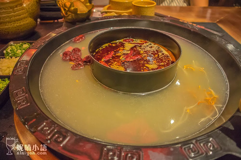 【台北麻辣鍋】蔡記隆府龍頭寺老灶火鍋。重慶老火鍋形體經典再現 【台北麻辣鍋】蔡記隆府龍頭寺老灶火鍋。重慶老火鍋形體經典再現