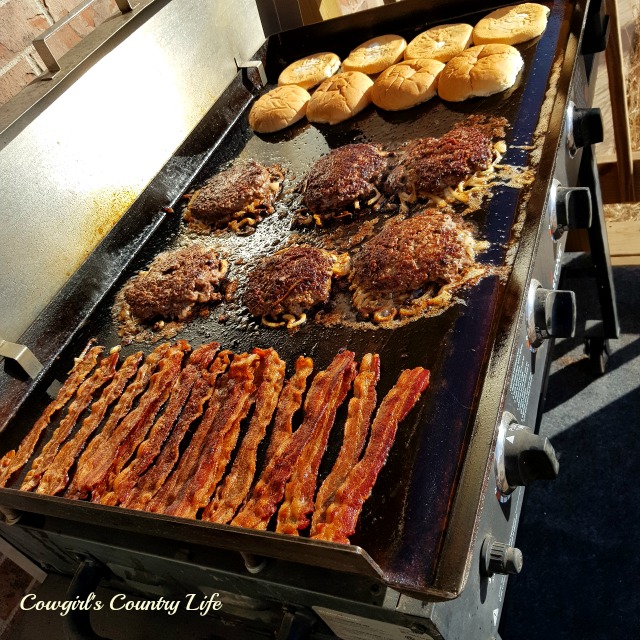 Cowgirl's Country Life Still Enjoying the Blackstone Griddle... Smash