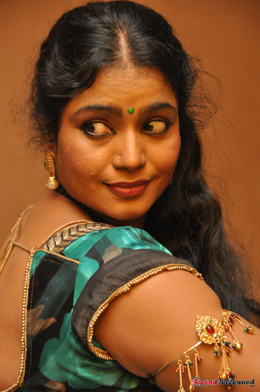 piczplaza: Actress Jayavani Stills at Minugurulu Audio