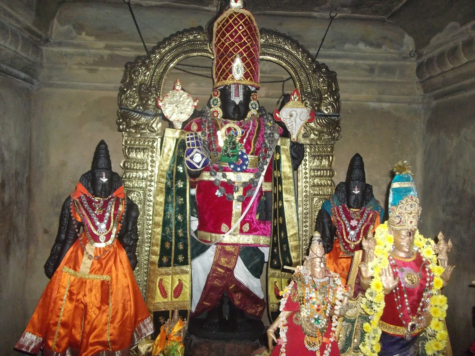 Old Temples: MEYYUR SRI SUNDARARAJA PERUMAL TEMPLE