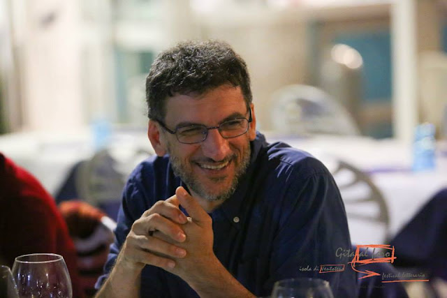 Gruppo di lettura segrate: archivio "un caffè con..." Pancia mia fatte capanna