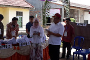 Bupati Ogan Ilir Gunakan Hak Suaranya Di TPS 05 Persada Kelurahan Indralaya Indah Kecamatan Indralaya