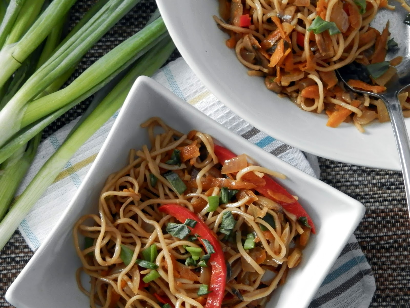 Ces temps ci en cuisine Chow mein aux légumes Ces temps ci en cuisine Chow mein aux légumes