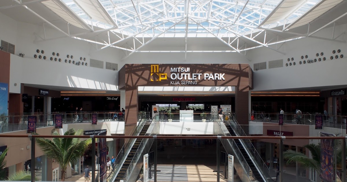 Kuala Lumpur 2016  Mitsui Outlet Park at KLIA