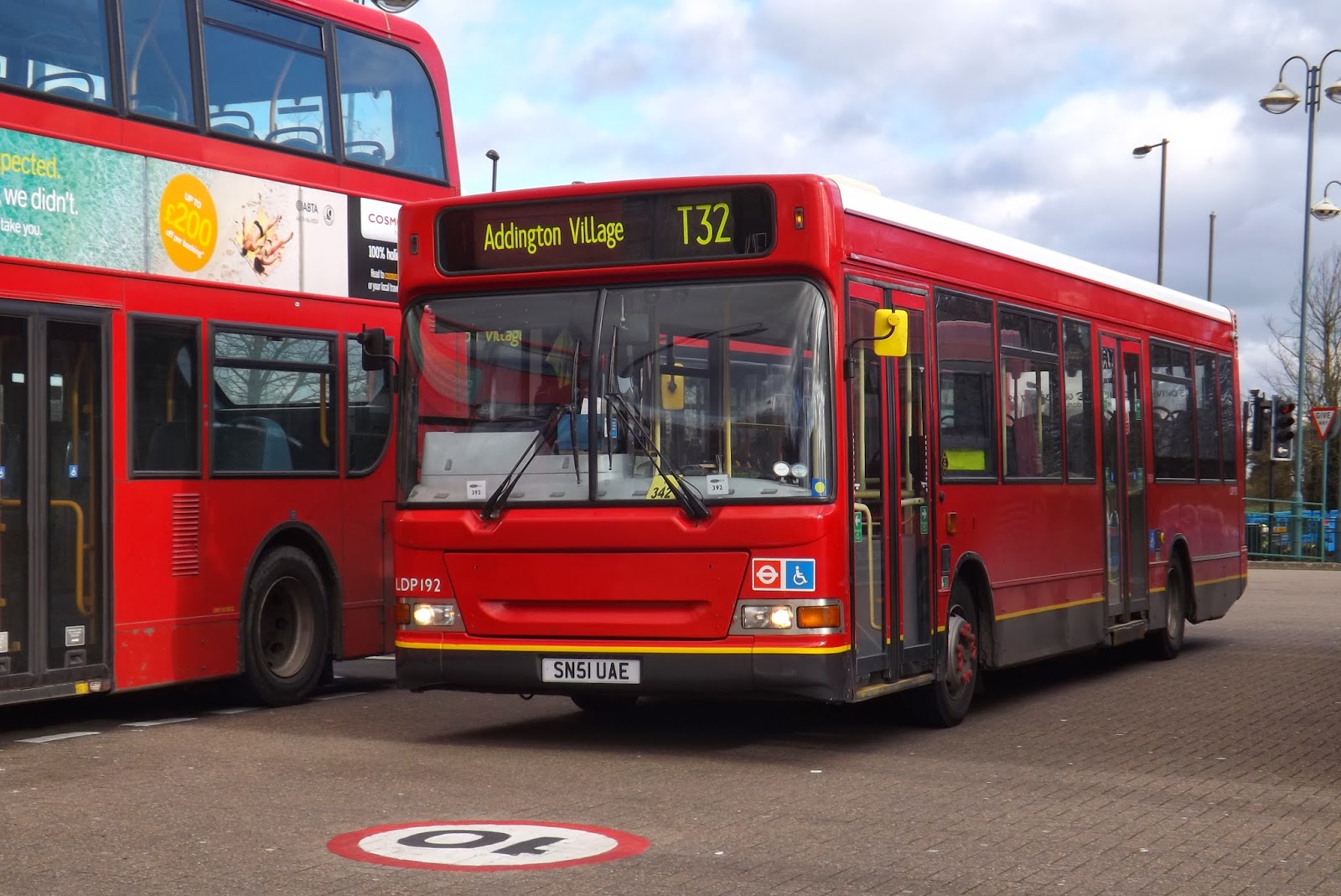 London Bus Scene Metrobus' New Dart('s)