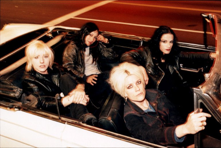 группа l7. L7 гранж группа. L7 гранж группа. L7 гранж группа. L7 band.