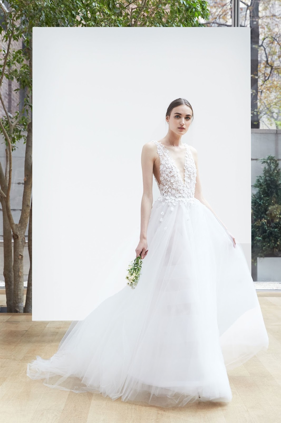 Exquisite Bridal Gowns: Oscar de la Renta
