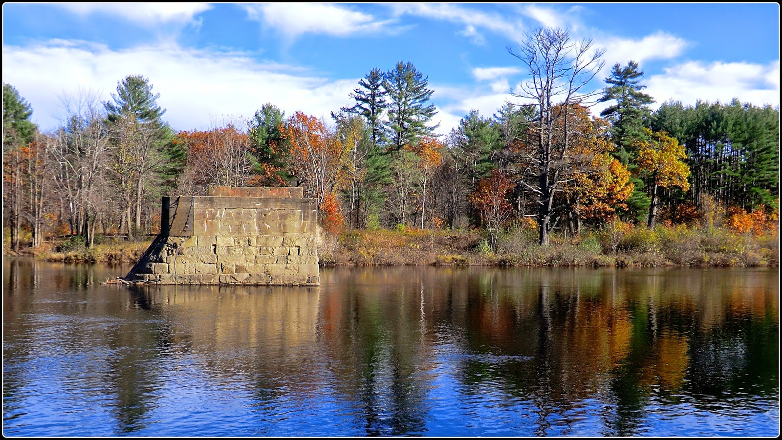1HappyHiker A Visit to a New Hampshire Historic Place Known as Old