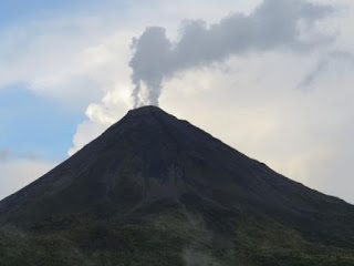 Mazaramus fire balls a volcano. Volcano on Teki-Nura-Ria