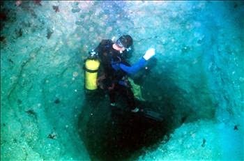 رحلة الى قاع البحر الميت