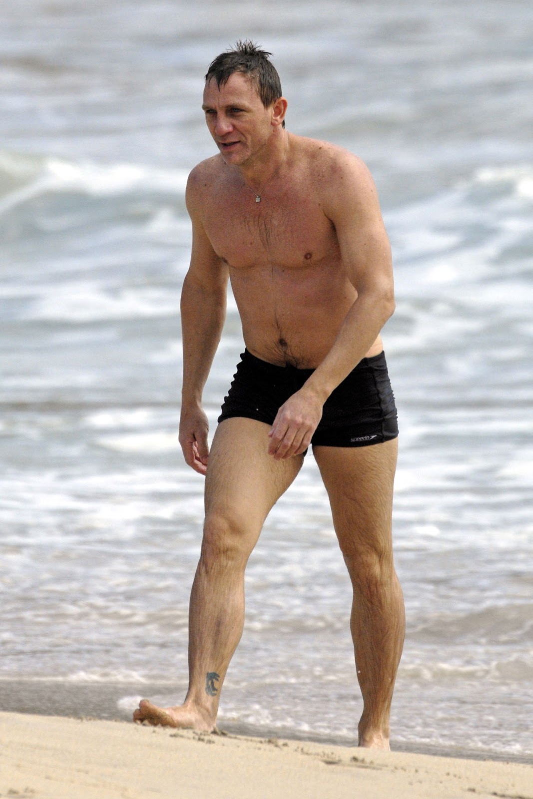DRYGYM SWEAT SACRIFICE SUCCESS Daniel Craig Workout Routine And