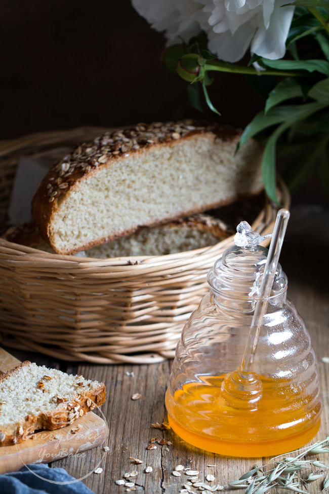 drożdżowy chleb owsiano-miodowy