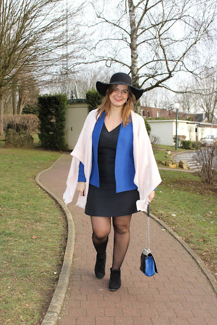 robe naf naf bleue, poncho rose maje les petites bulles de ma vie