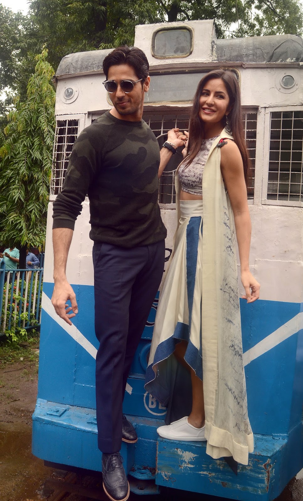 Katrina Kaif Looks Gorgeous At Film 'Baar Baar Dekho' Promotions In Kolkata