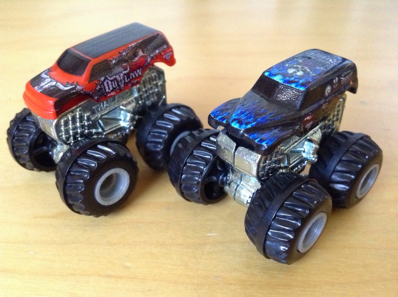 Julian's Hot Wheels Blog Monster Jam Mighty Minis Iron Outlaw & Son 683