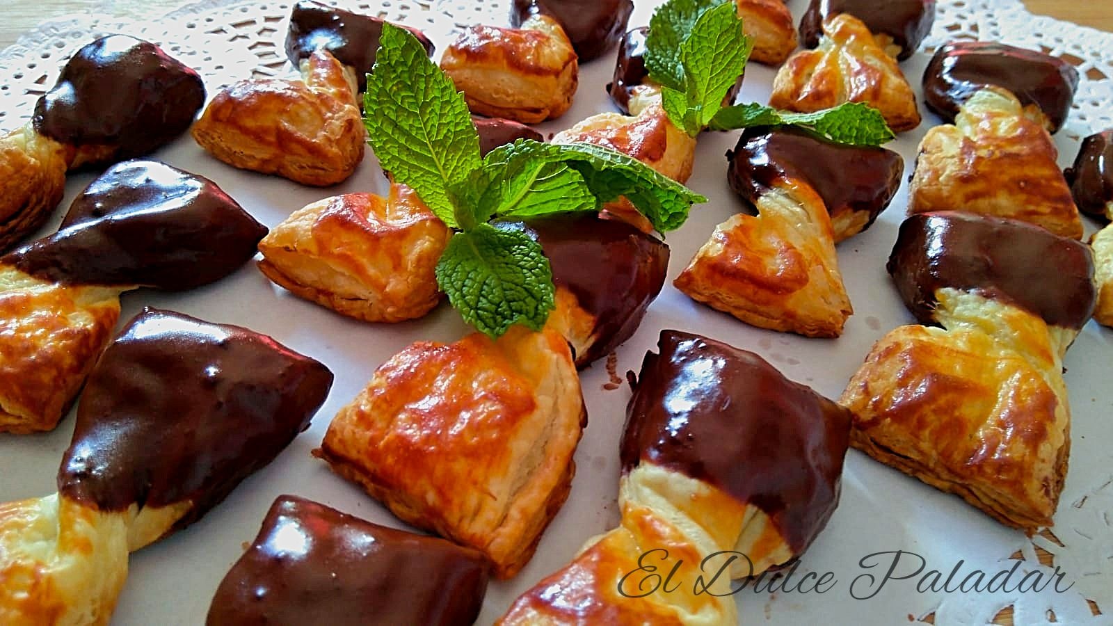 image of Lacitos de hojaldre con chocolate - El dulce paladar