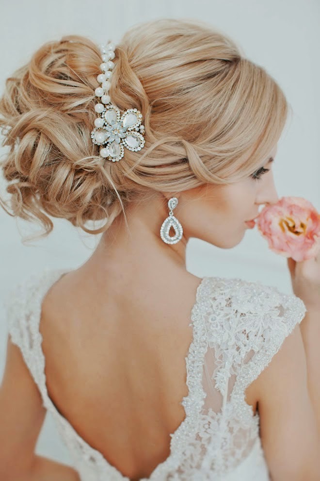 11 Hair Accessories You Must Own This Spring}